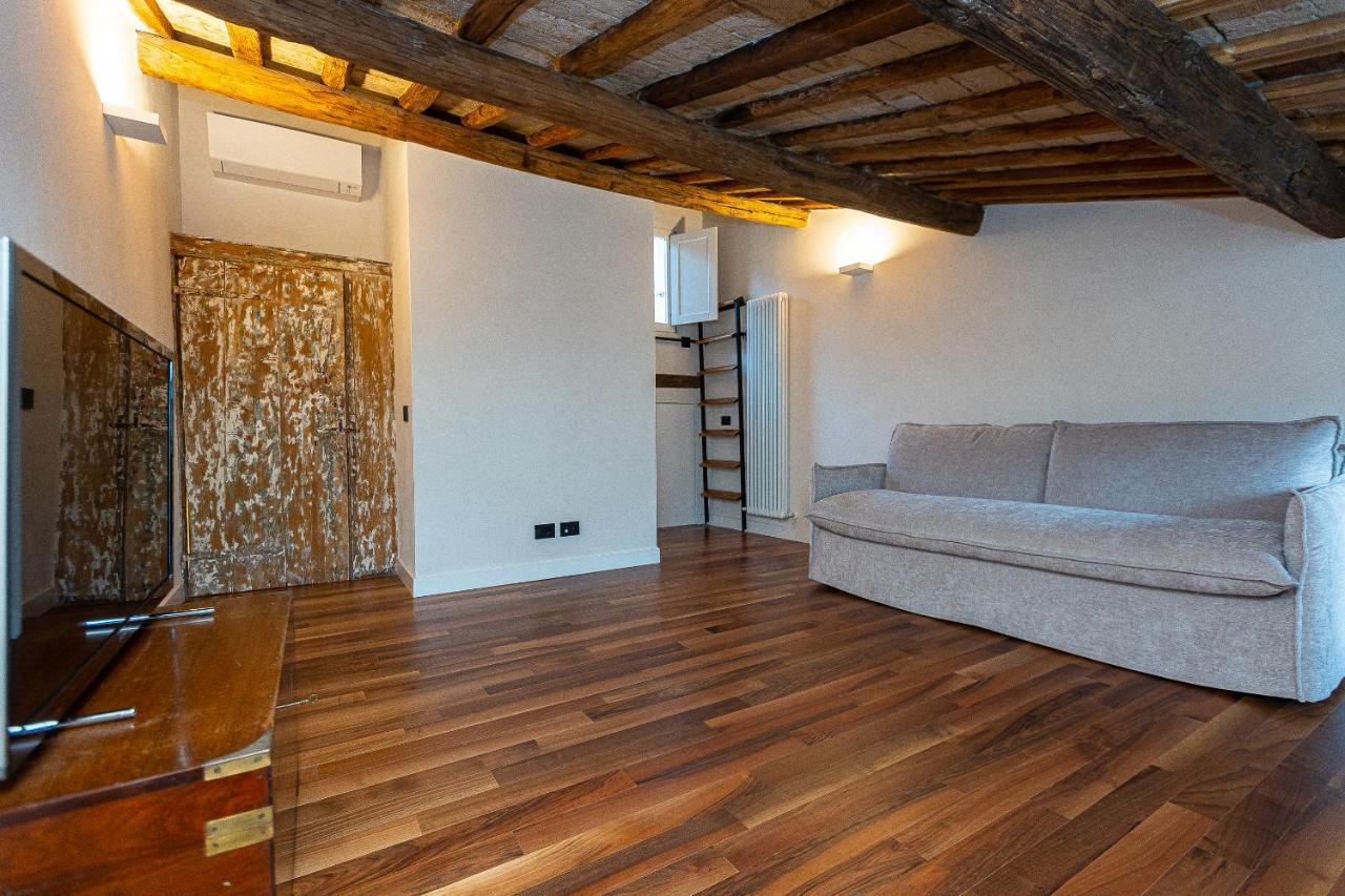 Apartment Coronari-rental In Rom